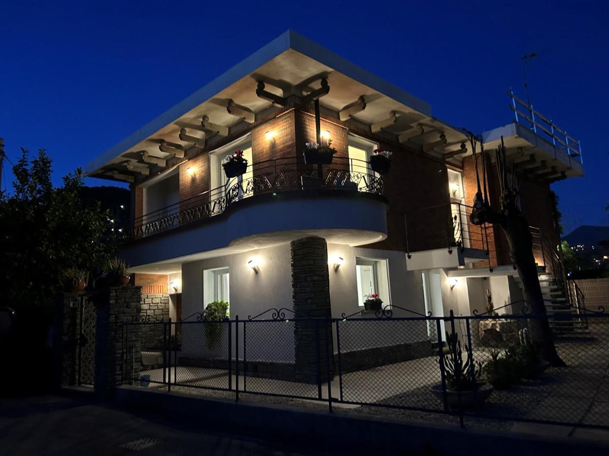 Villa Gerani Бордихера Екстериор снимка